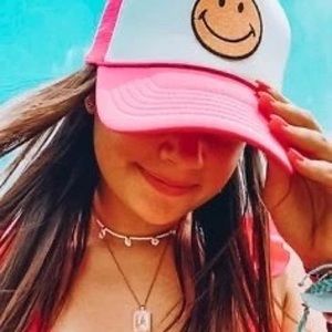 Meet your Posher, Sabra